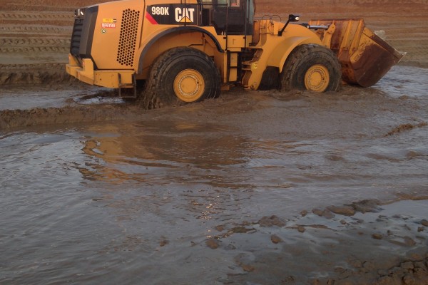 Loader in the mud - 01